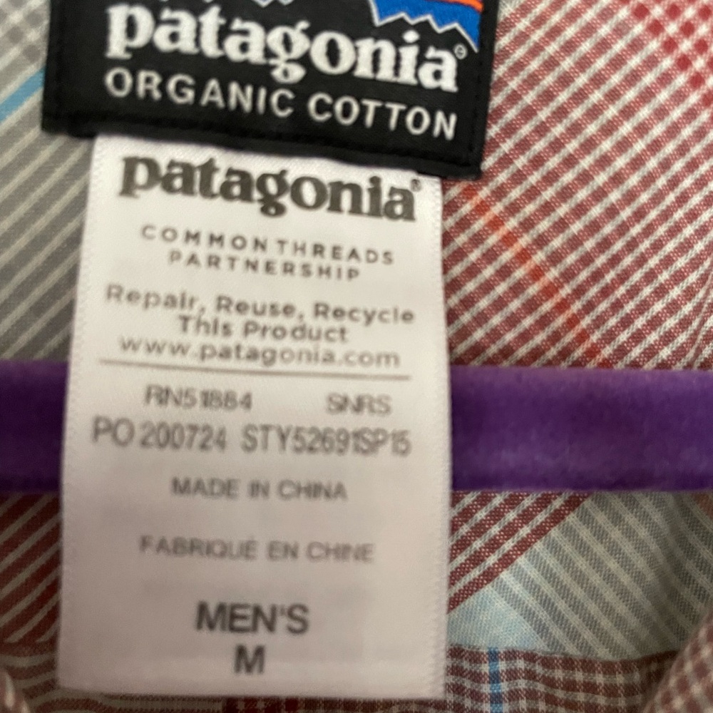 Patagonia Men's Casual Red and Gray Checkered Shirt - Picture 4 of 4